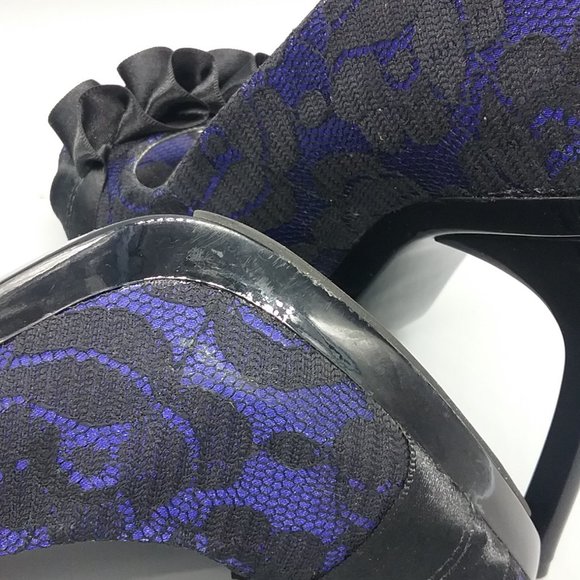 Carlos Santana Prestige Satin Ruffle Lace Pumps - Picture 8 of 15